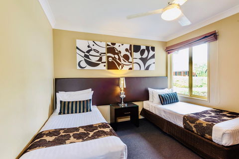 Ambassador On Ruthven - Accommodation Cairns 24