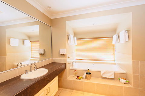 Ambassador On Ruthven - Accommodation Cairns 8