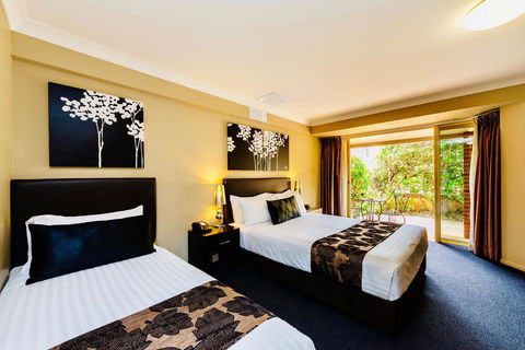 Ambassador On Ruthven - Accommodation Cairns 1