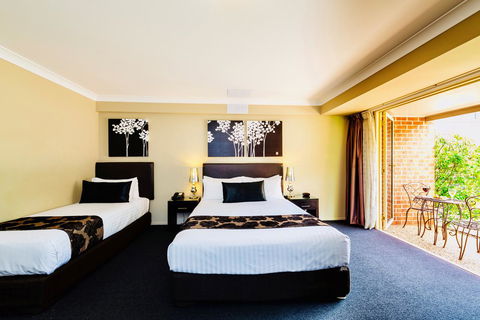 Ambassador On Ruthven - Accommodation Cairns 15