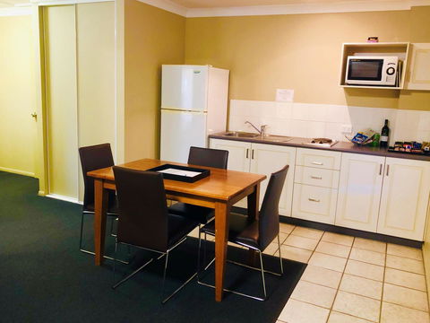 Ambassador On Ruthven - Accommodation Cairns 35