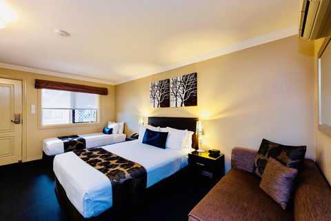 Ambassador On Ruthven - Accommodation Cairns 44