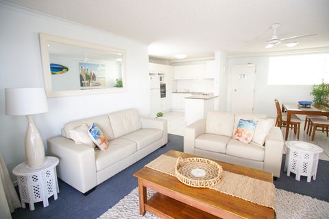 San Marino By The Sea Apartments - Accommodation Cairns 6