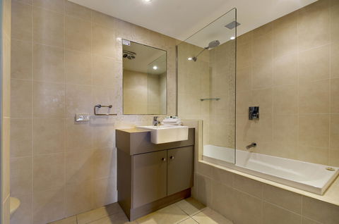 San Marino By The Sea Apartments - Accommodation Cairns 36