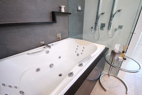 Oceans Mooloolaba - Accommodation Cairns 35