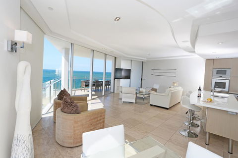 Oceans Mooloolaba - Accommodation Cairns 3