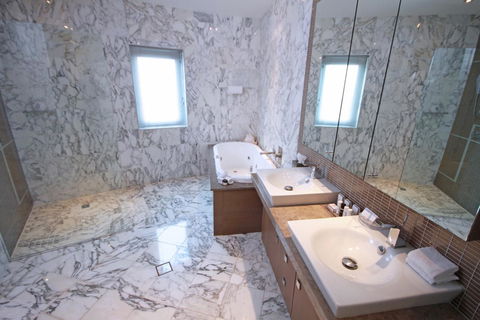 Oceans Mooloolaba - Accommodation Cairns 34