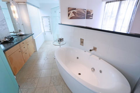 Oceans Mooloolaba - Accommodation Cairns 8