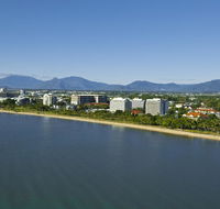 Holiday Inn Cairns Harbourside - Accommodation Cairns