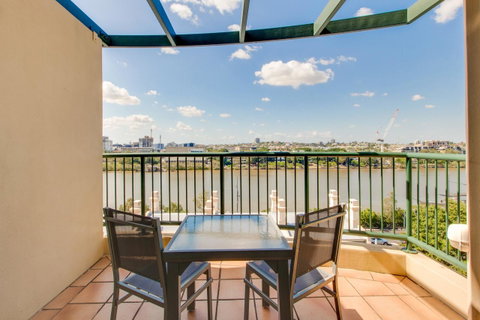 Central Cosmo Apartment Hotel - Accommodation Cairns 24