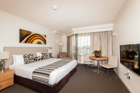 Central Cosmo Apartment Hotel - Accommodation Cairns 1