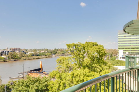 Central Cosmo Apartment Hotel - Accommodation Cairns 15