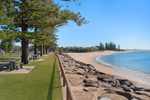 The Norfolks On Moffat Beach - Accommodation Cairns 9