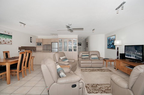 The Norfolks On Moffat Beach - Accommodation Cairns 28