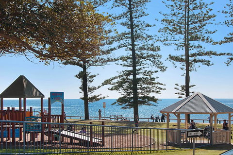 The Norfolks On Moffat Beach - Accommodation Cairns 11