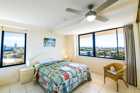 Burgess @ Kings Beach Apartments - Accommodation Cairns 8