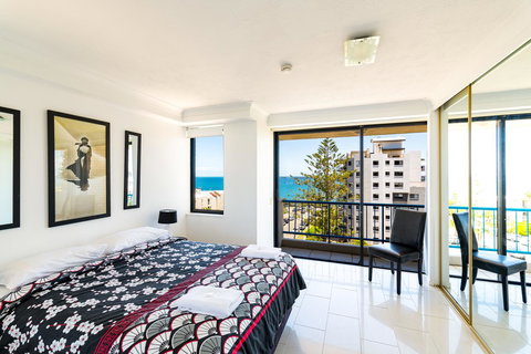 Burgess @ Kings Beach Apartments - Accommodation Cairns 21