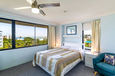 Burgess @ Kings Beach Apartments - Accommodation Cairns 26
