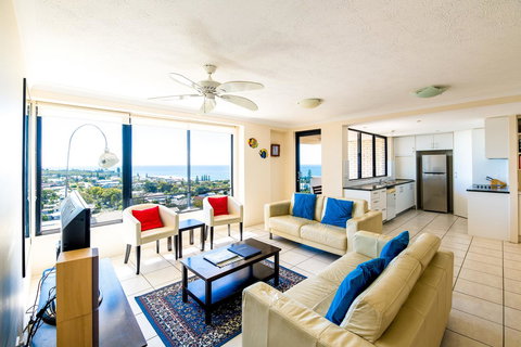 Burgess @ Kings Beach Apartments - Accommodation Cairns 5