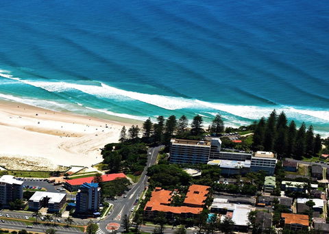 Komune Resort And Beach Club Greenmount Beach - Accommodation Cairns 3
