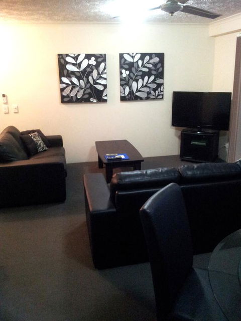 Champelli Palms Apartments - Accommodation Cairns 14