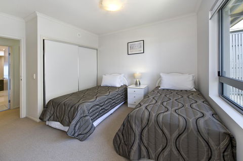 On The Bay Apartments - Accommodation Cairns 17