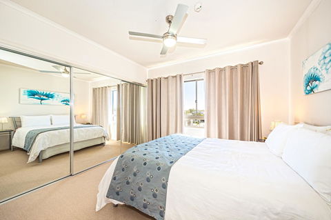 On The Bay Apartments - Accommodation Cairns 2