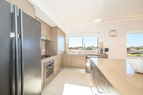 On The Bay Apartments - Accommodation Cairns 3