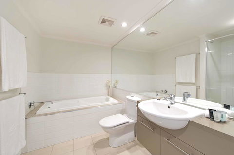 On The Bay Apartments - Accommodation Cairns 20