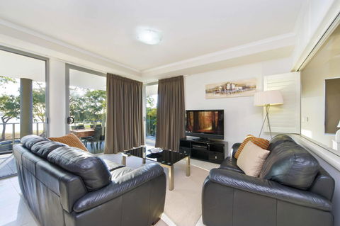 On The Bay Apartments - Accommodation Cairns 0