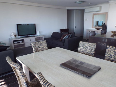 Northwind Beachfront Apartments - Accommodation Cairns 13