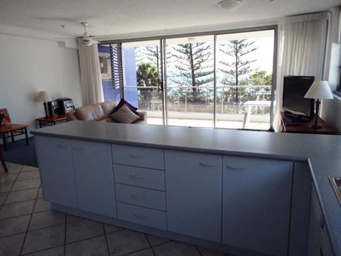 Northwind Beachfront Apartments - Accommodation Cairns 19