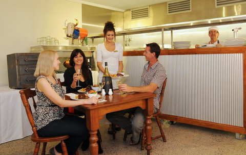 Cairns Queenslander Hotel & Apartments - Accommodation Cairns 11