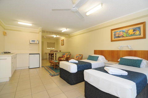 Cairns Queenslander Hotel & Apartments - Accommodation Cairns 8