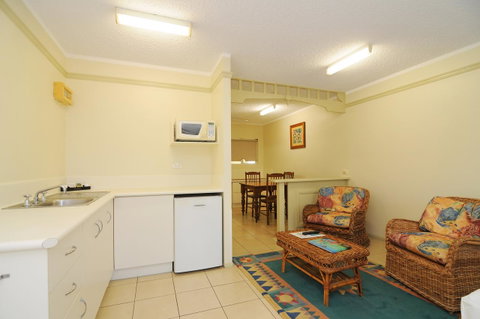 Cairns Queenslander Hotel & Apartments - Accommodation Cairns 20