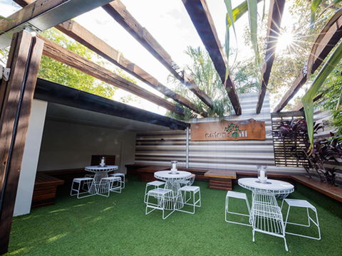 Eatons Hill Hotel - Accommodation Cairns 39