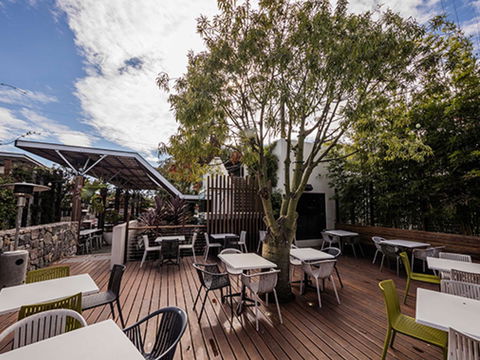 Eatons Hill Hotel - Accommodation Cairns 36