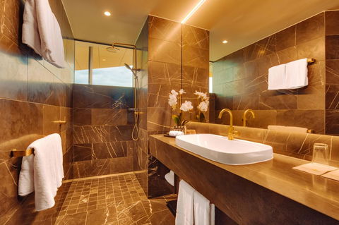 Eatons Hill Hotel - Accommodation Cairns 11