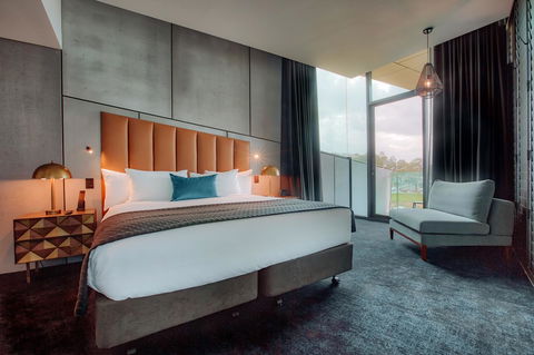 Eatons Hill Hotel - Accommodation Cairns 15