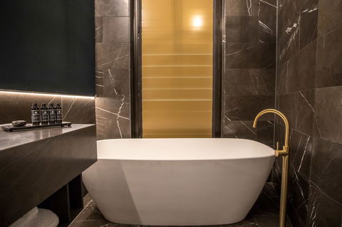 Eatons Hill Hotel - Accommodation Cairns 27