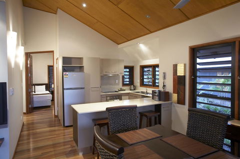 Pure Magnetic Villa 4 - Accommodation Cairns 3
