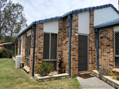 Waterfront Theme Park Getaway - Accommodation Cairns 13