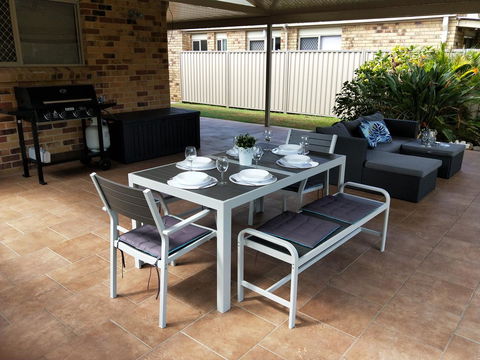 Waterfront Theme Park Getaway - Accommodation Cairns 15