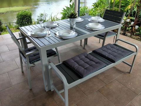 Waterfront Theme Park Getaway - Accommodation Cairns 16