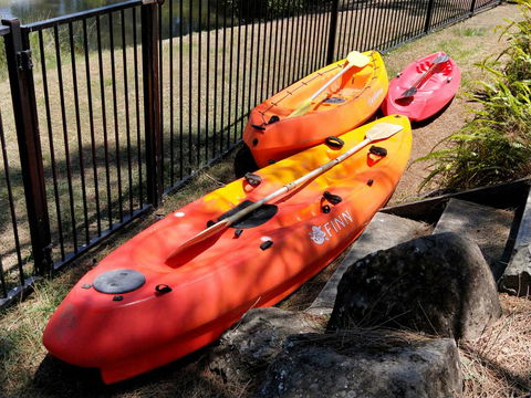 Waterfront Theme Park Getaway - Accommodation Cairns 19