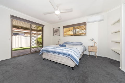 Waterfront Theme Park Getaway - Accommodation Cairns 7