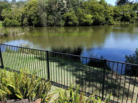 Waterfront Theme Park Getaway - Accommodation Cairns 22