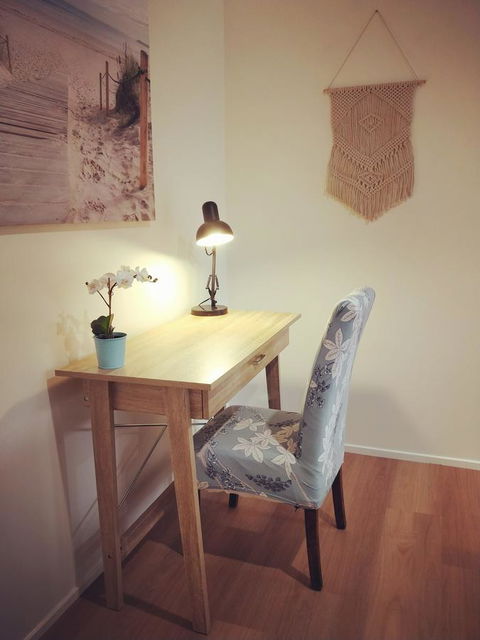 Waterfront Theme Park Getaway - Accommodation Cairns 6