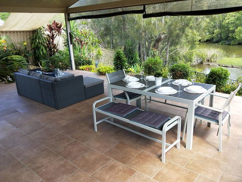 Waterfront Theme Park Getaway - Accommodation Cairns 14