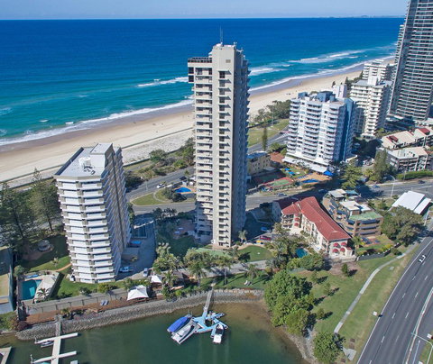 Capricorn One Beachside Holiday Apartments - Official - Accommodation Cairns 0